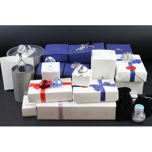 40 - Collection of Swarovski Crystal to include over 20 boxed examples, featuring SCS joining / renewal g... 