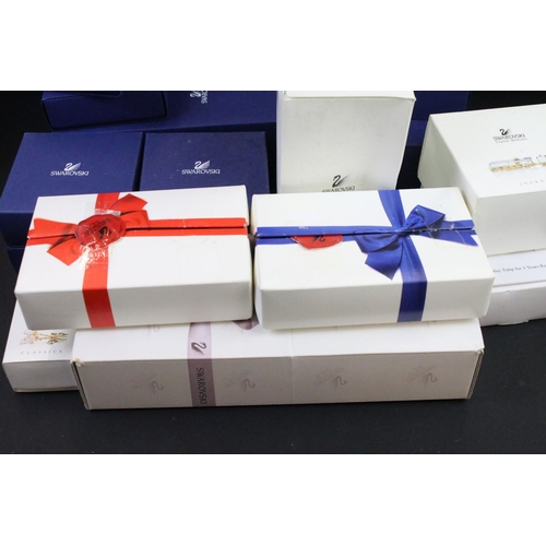 40 - Collection of Swarovski Crystal to include over 20 boxed examples, featuring SCS joining / renewal g... 