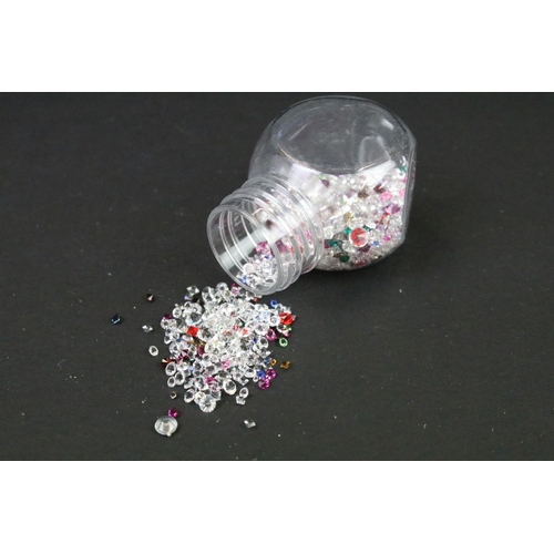 40 - Collection of Swarovski Crystal to include over 20 boxed examples, featuring SCS joining / renewal g... 