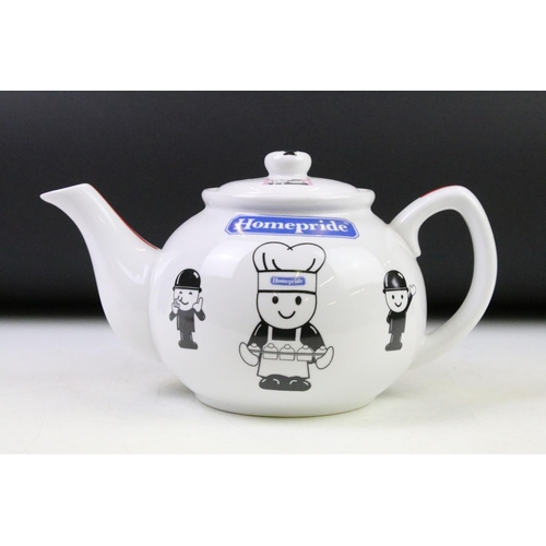 43 - Rare Wade ' Homepride ' Teapot featuring Fred, 15cm high