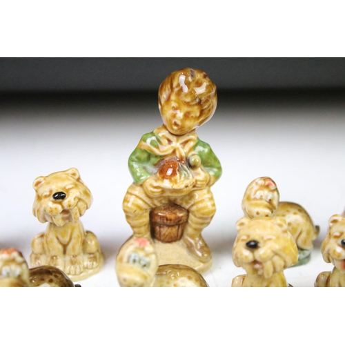 48A - Collection of Wade porcelain miniatures to include Wade Whimsies and Dinosaur examples