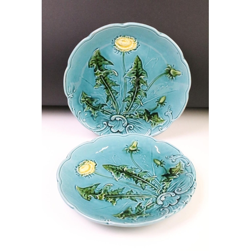 74 - Pair of 19th Century Victorian majolica dandelion plates and matching tazza (all marked 722) togethe... 