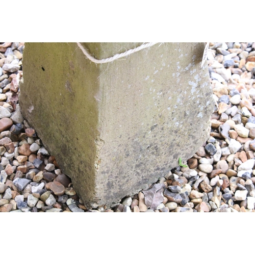 621 - Staddle stone, 59cm high x 46cm diameter
