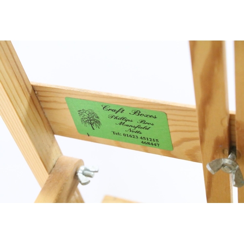 658 - Artist field easel and plant box, 19cm high x 49cm long x 30.5cm deep