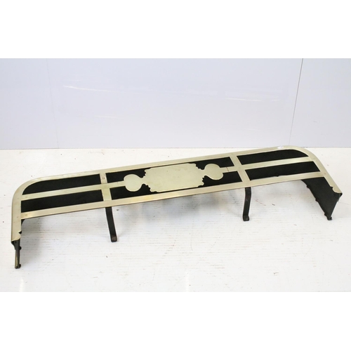 666 - Victorian brass fire fender, with riveted decoration and shaped panel to top, 14.5cm high x 114cm wi... 
