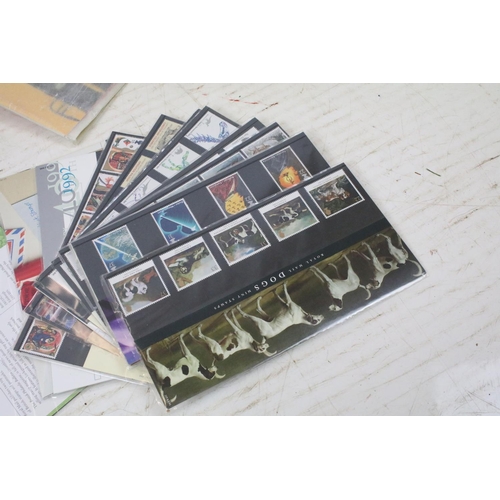 462 - Small collection of mainly British presentation packs together with a  quantity of new stamps on pap... 