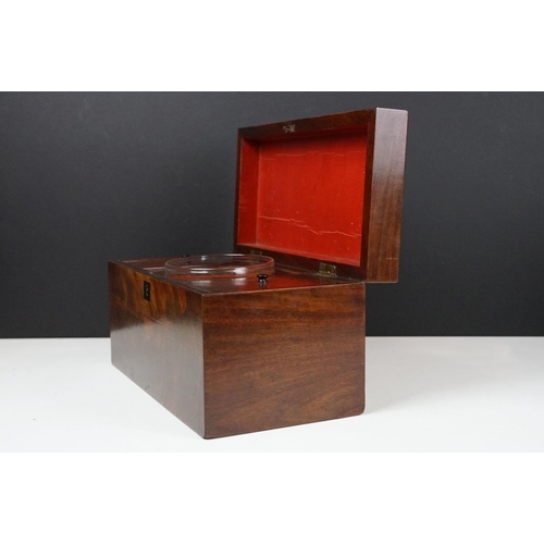 136 - 19th century mahogany tea caddy of rectangular form, the lid opening to a twin-compartment lidded in... 