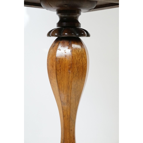 692 - William IV rosewood sewing table, the lid swivels to reveal fitted enclosure, on scroll feet, 74cm h... 