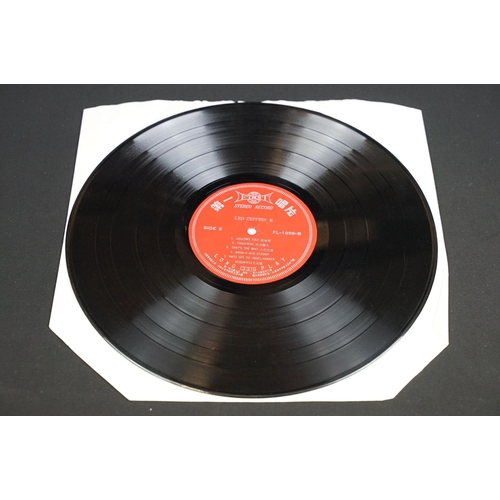 121 - Vinyl - 2 Taiwanese pressing Led Zeppelin albums to include: Led Zeppelin (1972, 中聲 – CSJ-846) VG / ... 