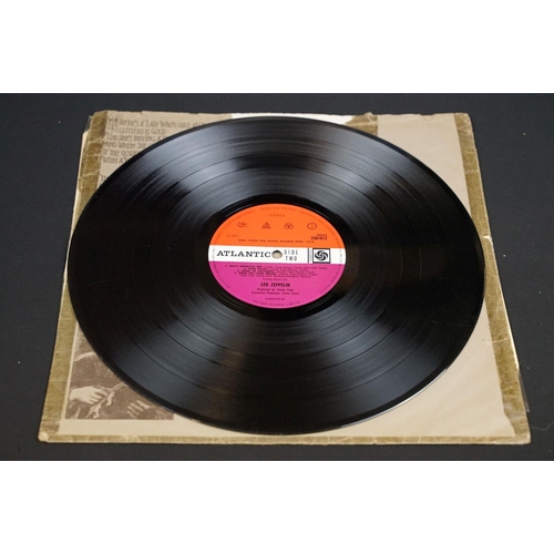 122 - Vinyl - 2 UK pressing Led Zeppelin LPs to include II (Atlantic – 588198) UK 1969 3rd pressing with p... 