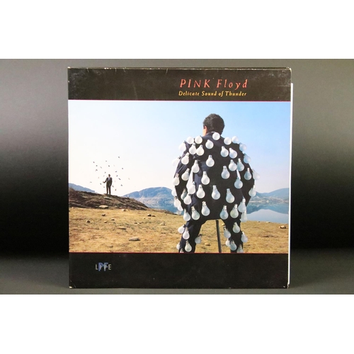 131 - Vinyl - 5 Pink Floyd albums including original and re-issue pressings to include: The Wall (Double a... 