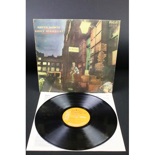 139 - Vinyl - David Bowie The Rise And Fall Of Ziggy Stardust LP (SF 8287), gloss orange RCA label, Titani... 