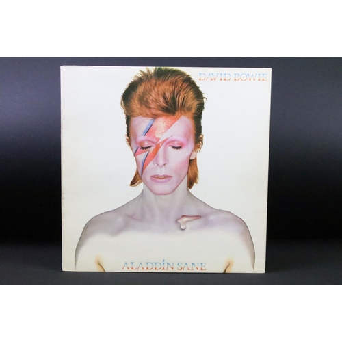 140 - Vinyl - 8 David Bowie LPs to include Hunky Dory, Aladdin Sane, The Man Who Sold The World, Diamond D... 