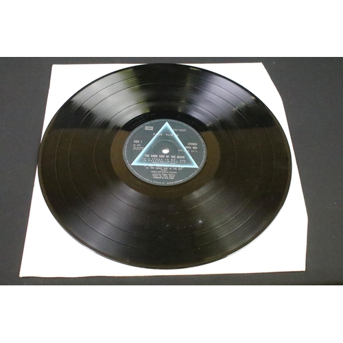 145 - Vinyl - Pink Floyd Dark Side Of The Moon (SHVL 804) French Pressing on Pathe Marconi, 2 postcards, 2... 