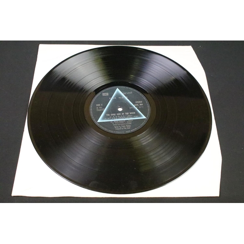 145 - Vinyl - Pink Floyd Dark Side Of The Moon (SHVL 804) French Pressing on Pathe Marconi, 2 postcards, 2... 