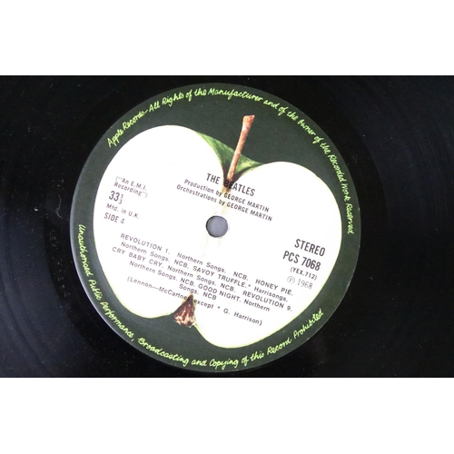 150 - Vinyl - The Beatles White Album PCS 7067/8 unnumbered side opener with 4 photos, 1 poster, replaceme... 