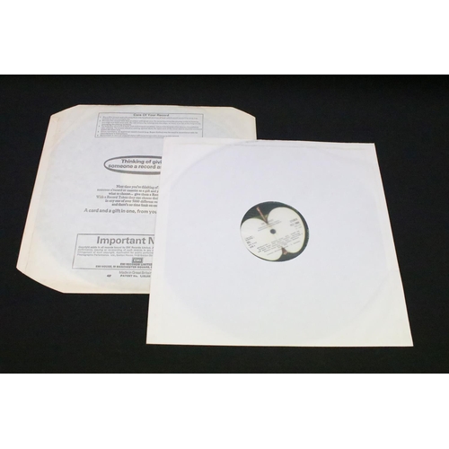 150 - Vinyl - The Beatles White Album PCS 7067/8 unnumbered side opener with 4 photos, 1 poster, replaceme... 