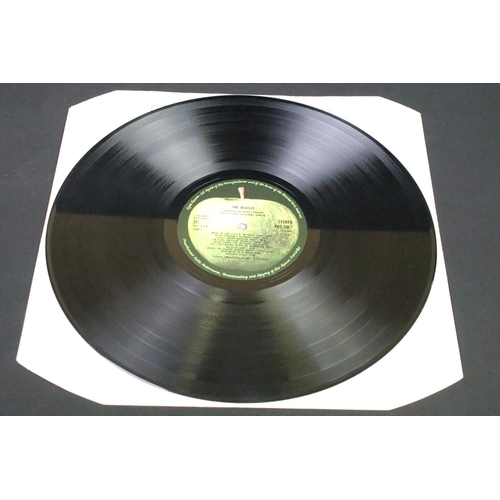 150 - Vinyl - The Beatles White Album PCS 7067/8 unnumbered side opener with 4 photos, 1 poster, replaceme... 