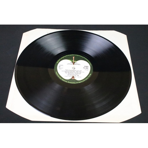 150 - Vinyl - The Beatles White Album PCS 7067/8 unnumbered side opener with 4 photos, 1 poster, replaceme... 