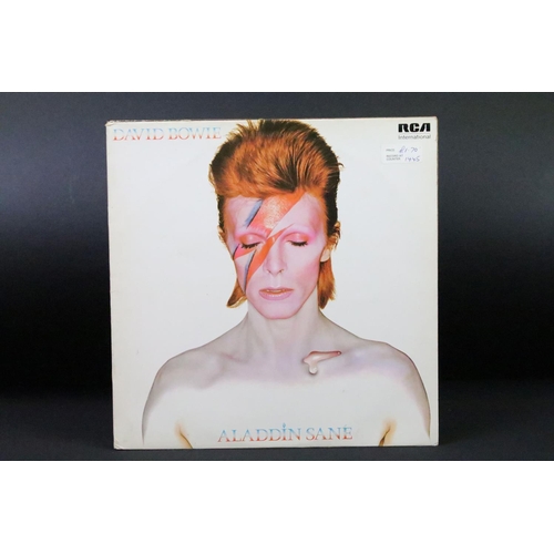 151 - Vinyl - 6 David Bowie LPs to include Aladdin Sane, Let's Dance, The Man Who Sold The World, Low, Zig... 