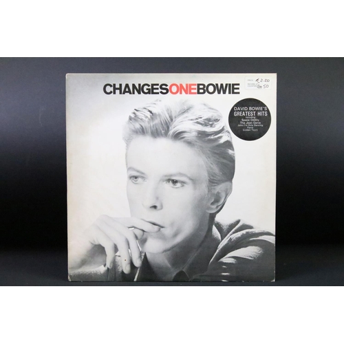 151 - Vinyl - 6 David Bowie LPs to include Aladdin Sane, Let's Dance, The Man Who Sold The World, Low, Zig... 