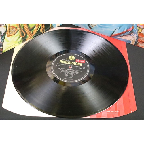 181 - Vinyl - 3 UK mono pressing copies of The Beatles Sgt. Pepper's Lonely Hearts Club Band on Parlophone... 