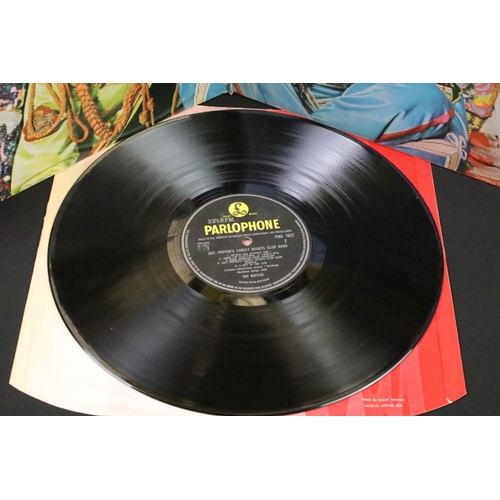 181 - Vinyl - 3 UK mono pressing copies of The Beatles Sgt. Pepper's Lonely Hearts Club Band on Parlophone... 