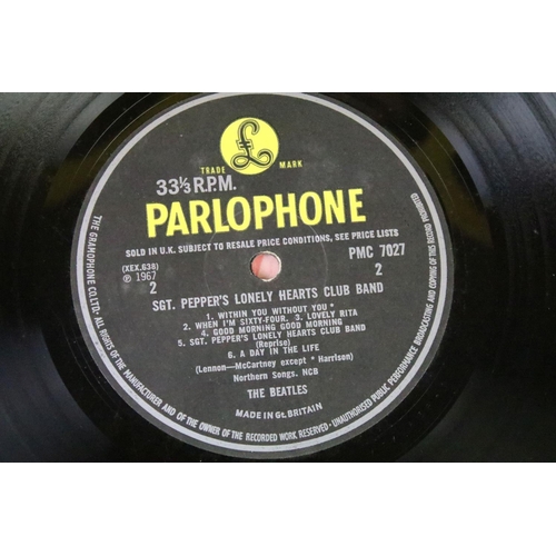 181 - Vinyl - 3 UK mono pressing copies of The Beatles Sgt. Pepper's Lonely Hearts Club Band on Parlophone... 