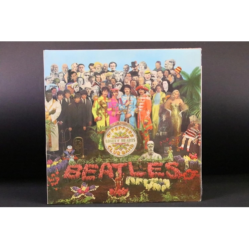 182 - Vinyl - 10 The Beatles later pressing albums to include: Revolver (US picture disc), Please Please M... 