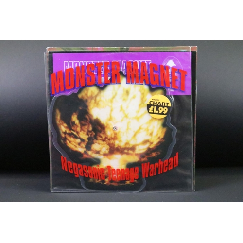 519 - Vinyl - 2 albums, 4 x 12” singles and 2 x 7” shaped picture discs by Monster Magnet including promo ... 