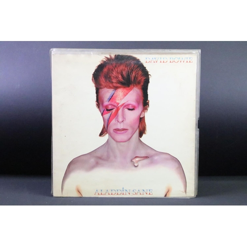 468 - Vinyl - 10 David Bowie LPs to include Hunky Dory, Aladdin Sane, Heroes, Station To Station, The Man ... 