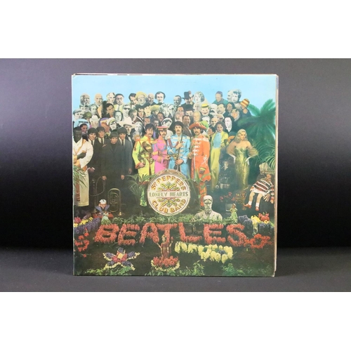 489 - Vinyl - 7 Beatles & Related LPs and 1 box set to include Sgt Pepper (uk stereo with red flame inner ... 