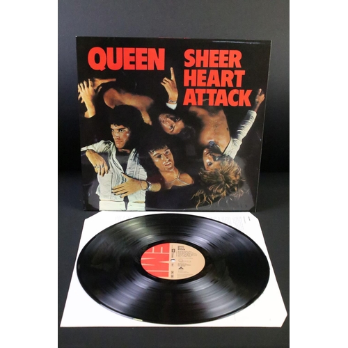 500 - Vinyl - 4 original UK Queen LPs to include Sheer Heart Attack, News of The World, A Day At The Races... 