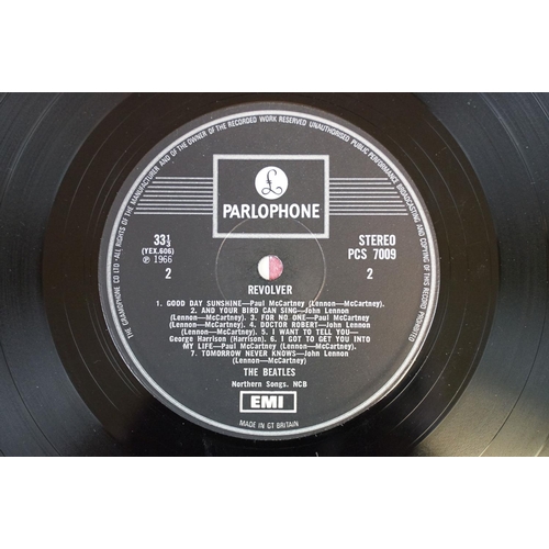 9 - Vinyl - The Beatles Revolver. Original UK 1969 Stereo pressing LP on Parlophone Records PCS 7009. On... 