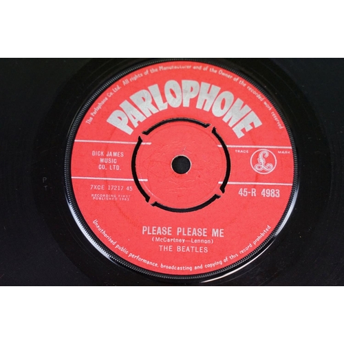 99 - Vinyl - 2 original UK 1st pressing singles by The Beatles to include: Love Me Do (red Parlophone lab... 