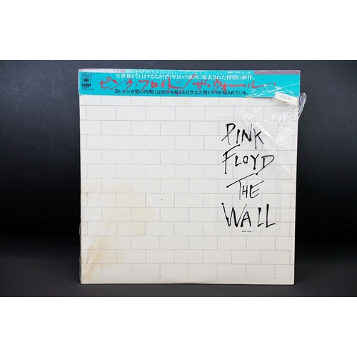 32 - Vinyl - Pink Floyd – The Wall. Original 1979 Japanese 1st pressing in open shrink, gatefold cover wi... 