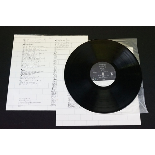 32 - Vinyl - Pink Floyd – The Wall. Original 1979 Japanese 1st pressing in open shrink, gatefold cover wi... 