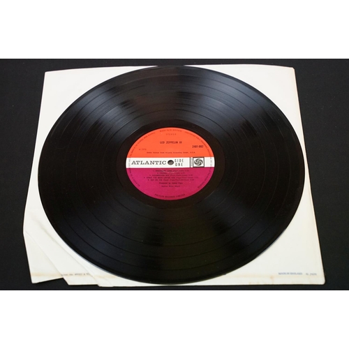 42 - Vinyl - 2 original UK pressing Led Zeppelin albums to include: Led Zeppelin II (UK 1970 1st pressing... 