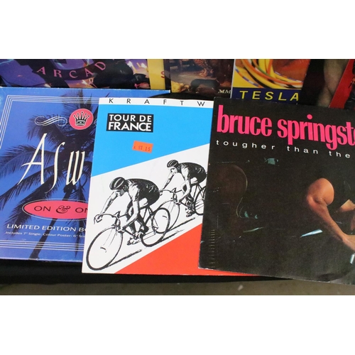 422 - Vinyl - Over 200 mainly 1980’s UK Rock and Pop 7” singles to include: Bruce Springsteen, Aswad (limi... 