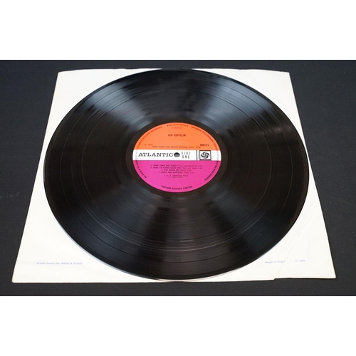 43 - Vinyl - Led Zeppelin self titled LP.  Original UK 1969 version 3 plum labels, grey stripe across the... 