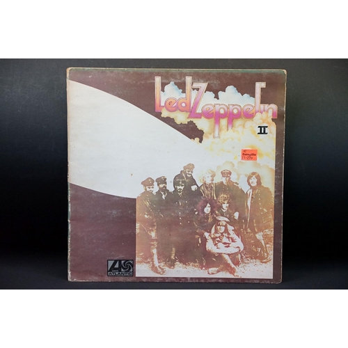 44 - Vinyl - Led Zeppelin II LP on Atlantic Records 588198.  Plum labels, Copyright Control and the misty... 