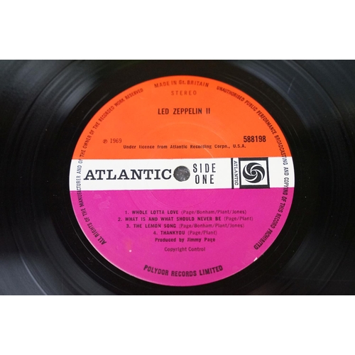 44 - Vinyl - Led Zeppelin II LP on Atlantic Records 588198.  Plum labels, Copyright Control and the misty... 