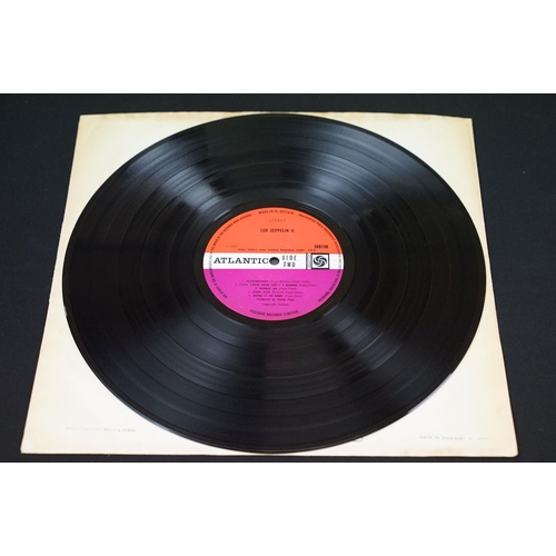 44 - Vinyl - Led Zeppelin II LP on Atlantic Records 588198.  Plum labels, Copyright Control and the misty... 