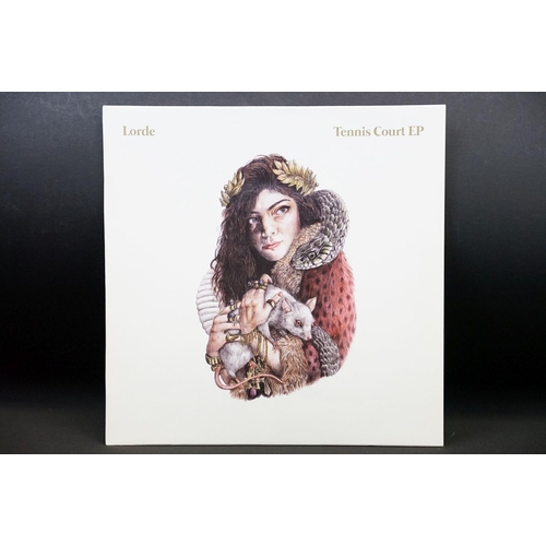 56 - Vinyl - Lorde – Tennis Court EP. Original Australian 2013 limited edition 10”, 3747360. VG+ (slight ... 