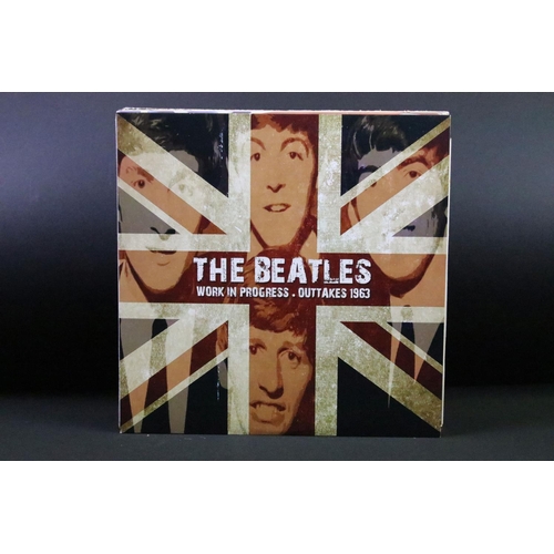 602 - Vinyl - 13 The Beatles foreign pressings and private pressing albums to include: Work In Progress (2... 