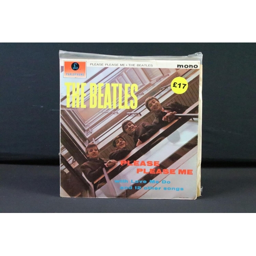 603 - Vinyl - 36 The Beatles and members albums including original pressings and re-issues to include: Ple... 