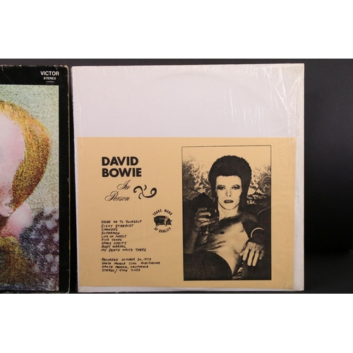 642 - Vinyl - 5 David Bowie albums including 2 private pressing examples and a foreign pressing to include... 