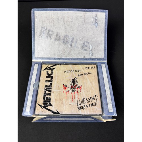 791 - CDs - Boxed Metallica Live Sh*t: Binge & Purge 1993/94 2 CD & 3 VHS Box Set, all complete (Lid hinge... 