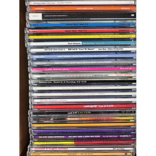 796 - CDs - Collection of around 250 rock & pop CDs to include Supergrass, Prodigy, Madonna, Sonic Youth, ... 