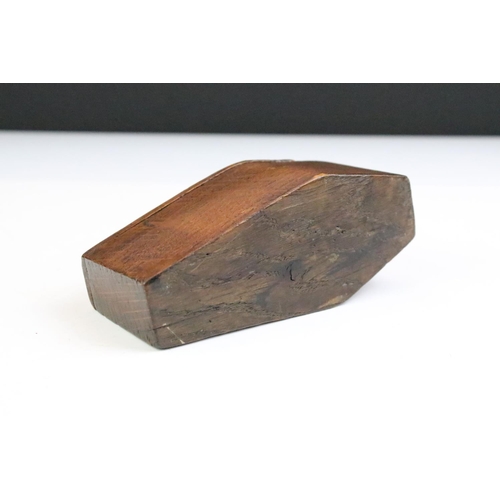 91 - 19th century carved oak table top snuff box in the form of a coffin, with hinged lid, measures appro... 